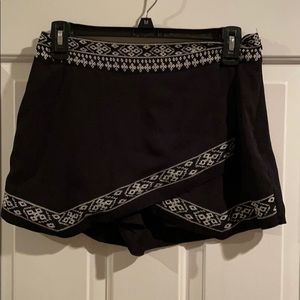 Black skort